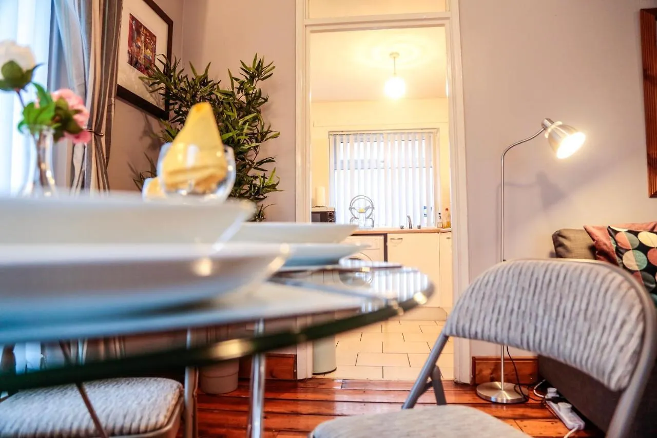 Apartamento Perfect Central City Location - Parking - 3 Beds - 2 Bedrooms Belfast Reino Unido