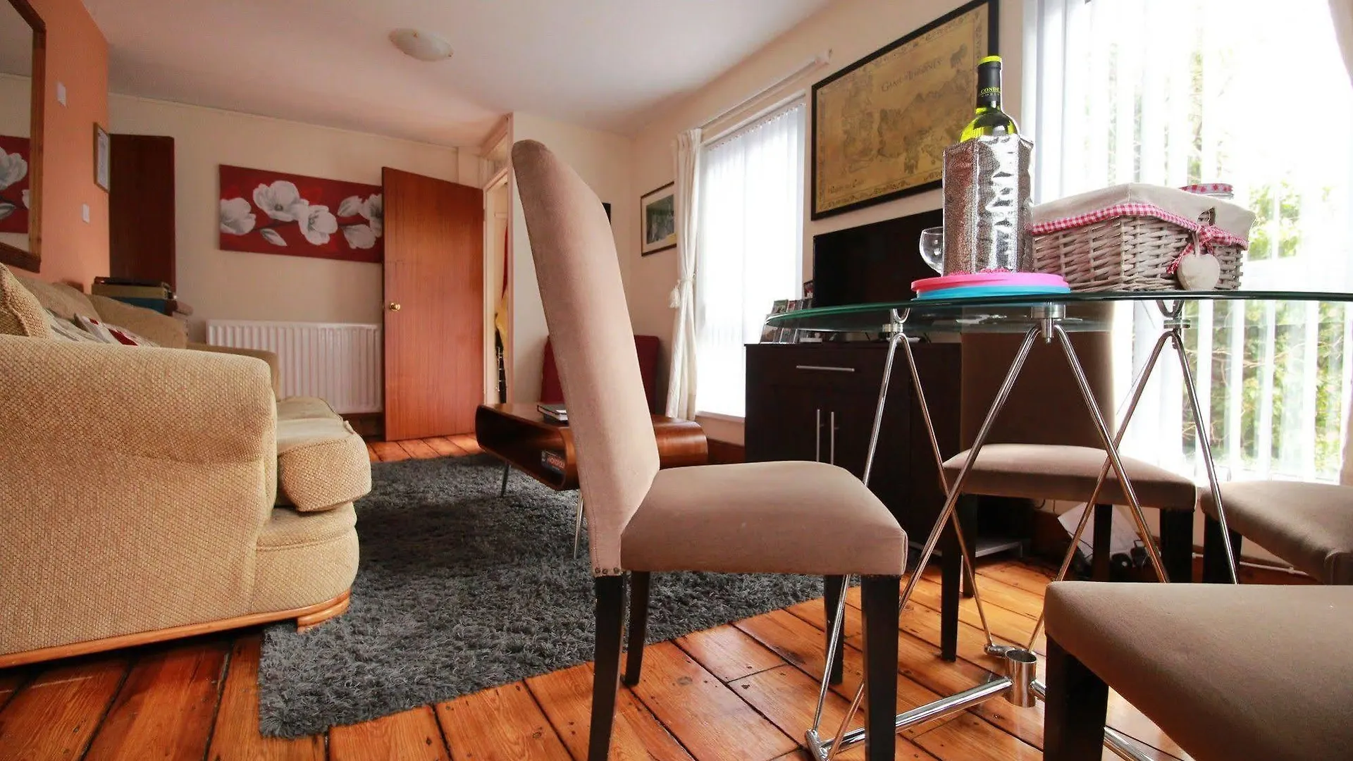 Perfect Central City Location - Parking - 3 Beds - 2 Bedrooms Belfast