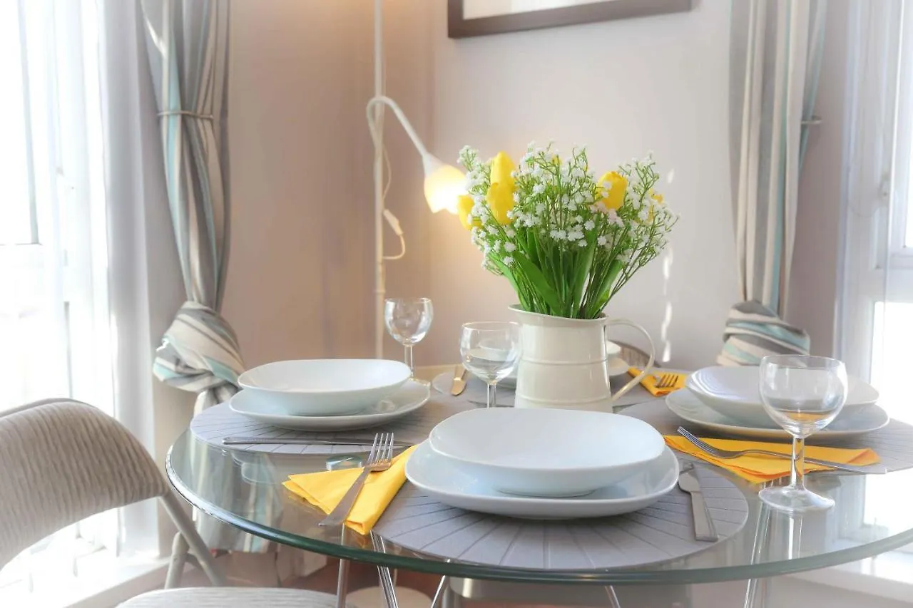 Perfect Central City Location - Parking - 3 Beds - 2 Bedrooms Belfast Wielka Brytania